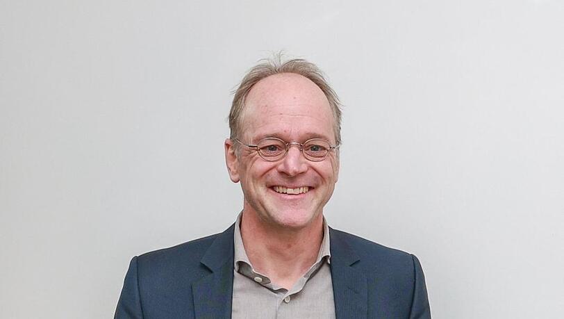 Der Erziehungswissenschaftler (47) und Hochschullehrer aus Dingolfing ist seit 2015 Ordinarius für Schulpädagogik an der Universität Augsburg. Foto: Bernd Wackerbauer Der Erziehungswissenschaftler (47) und Hochschullehrer aus Dingolfing ist seit 2015 Ordinarius für Schulpädagogik an der Universität Augsburg. Foto: Bernd Wackerbauer