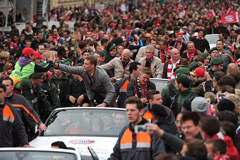 Zur Einstimmung auf die Meisterfeier: So feierte der FC Bayern im letzten Jahr die Meisterschaft. Die Kult-Bilder...