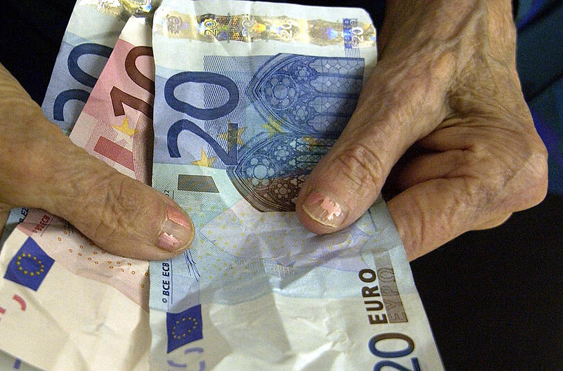 Derzeit liegt der Rentenwert im Osten bei 28,66 Euro gegenüber 30,45 Euro im Westen. Foto: Siewert Falko/Archiv
