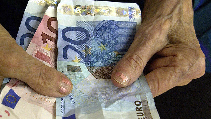 Derzeit liegt der Rentenwert im Osten bei 28,66 Euro gegenüber 30,45 Euro im Westen. Foto: Siewert Falko/Archiv Derzeit liegt der Rentenwert im Osten bei 28,66 Euro gegenüber 30,45 Euro im Westen. Foto: Siewert Falko/Archiv