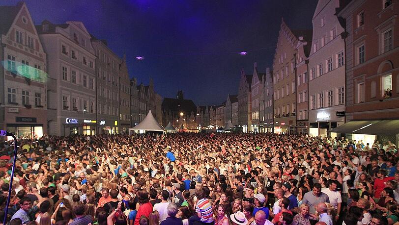 Diesen Anblick wird es heuer nicht geben – statt in der Altstadt gibt es heuer ein Open-Air auf der Ringelstecherwiese, ganz ohne Eintritt. Diesen Anblick wird es heuer nicht geben – statt in der Altstadt gibt es heuer ein Open-Air auf der Ringelstecherwiese, ganz ohne Eintritt.