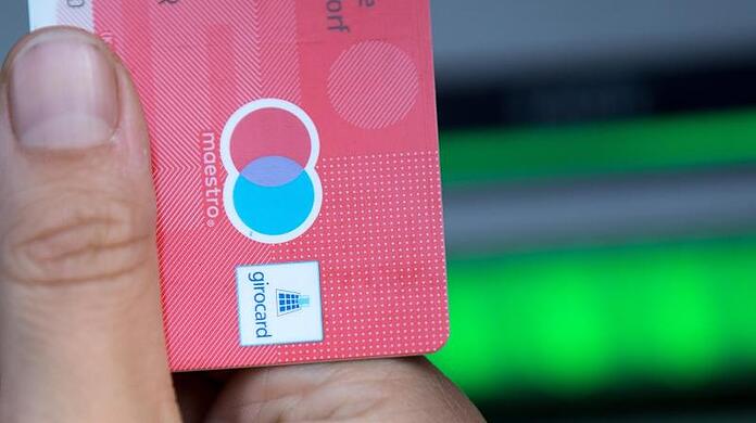 In Zukunft wird es das Maestro-Logo nicht mehr auf der Girocard geben.