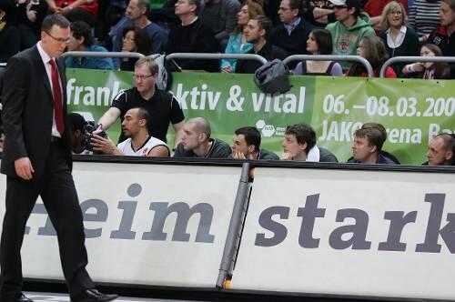 Stichwort Heimstärke! &bdquo;Die JAKO Arena muss wieder zur Frankenhölle werden&ldquo;, fordert Bambergs Trainer Chris Fleming.