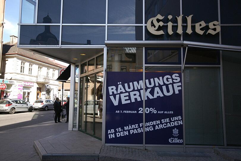 Räumungsverkauf: Auch der Pasinger Eilles-Shop ist jetzt in die Acarden umgezogen.