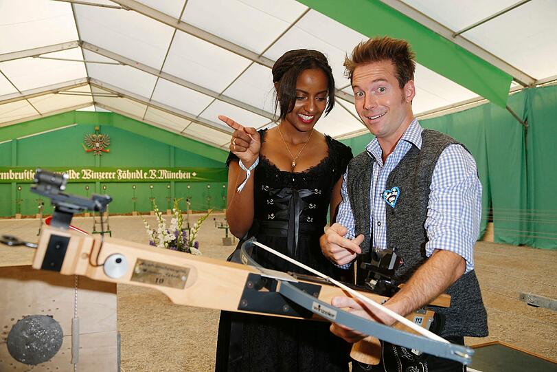 Sara Nuru und Sebastian Höffner.