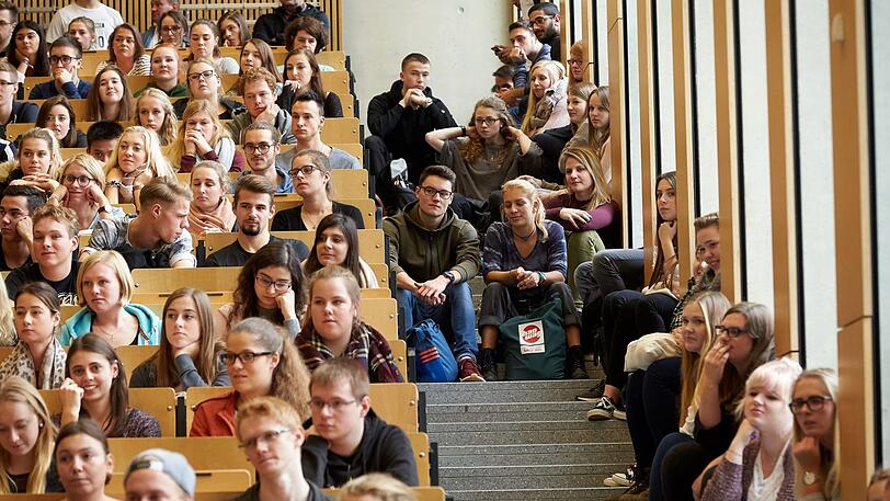 Zum Wintersemester 2017/18 waren an den 19 Hochschulen 127.497 Studenten/innen eingeschrieben.