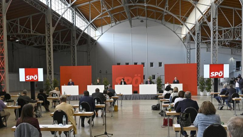 Der Bundesparteivorstand der SPÖ nimmt an einer Pressekonferenz zum Thema "Ergebnis der SPÖ-Mitgliederbefragung" teil. Der Bundesparteivorstand der SPÖ nimmt an einer Pressekonferenz zum Thema "Ergebnis der SPÖ-Mitgliederbefragung" teil.