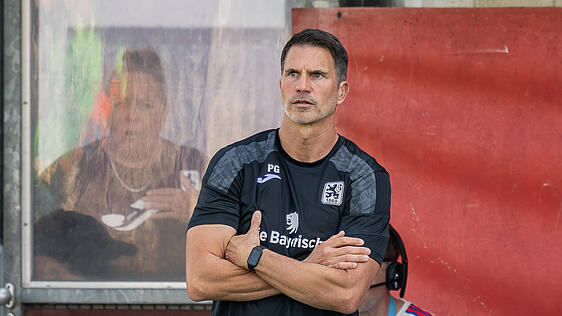 Wer reinkommt, bestimme noch immer ich: 1860-Trainer Glöckner hat derzeit eine rappelvolle Gästeliste für den weiß-blauen Stammelf-Klub.
