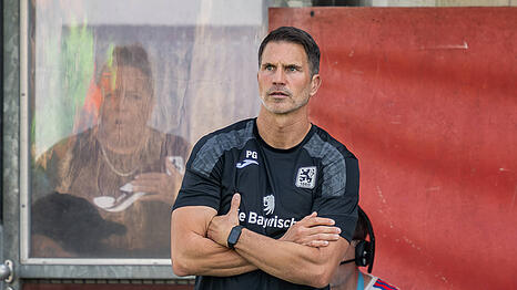 Wer reinkommt, bestimme noch immer ich: 1860-Trainer Glöckner hat derzeit eine rappelvolle Gästeliste für den weiß-blauen Stammelf-Klub.