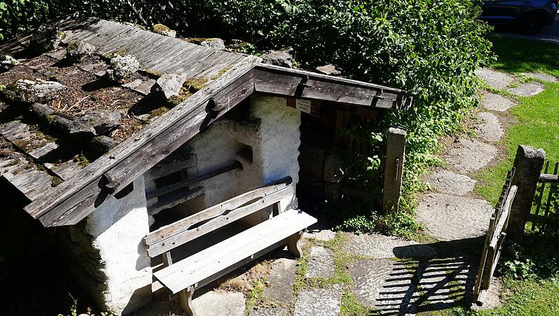 Im Garten des Bayerwaldhauses steht ein historischer Brotbackofen. Dort soll künftig sonntags Brot gebacken werden. Im Garten des Bayerwaldhauses steht ein historischer Brotbackofen. Dort soll künftig sonntags Brot gebacken werden.
