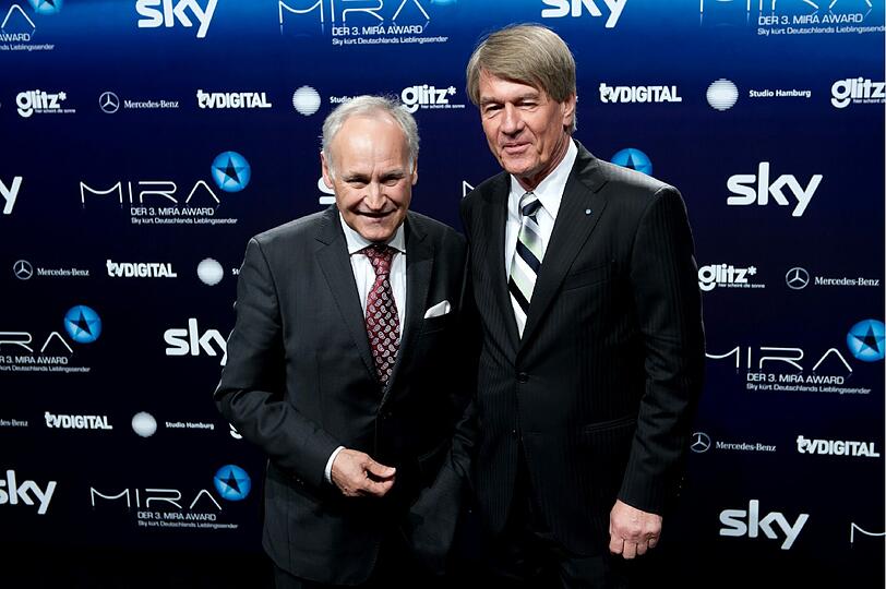 Auch aus der Politik kam Besuch: Bayerns Ex-Finanzminister Erwin Huber mit Wolf-Dieter Ring, dem ehemaligen Präsidenten der BLM.