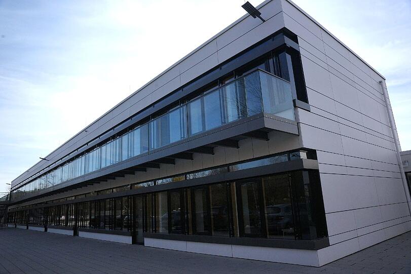 Nach dem Umbau an der Wilhelm-Röntgen-Realschule ist das Schulhaus jetzt schön modern.