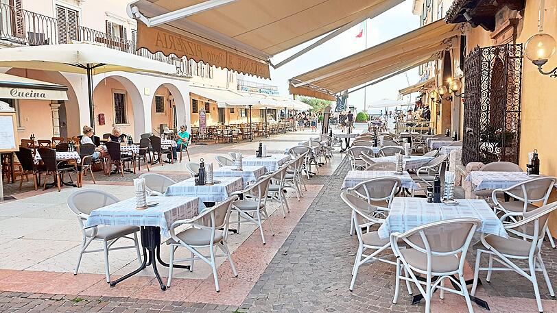 Auch die Lokale und Restaurants sind wenig besucht. Vor Ort hofft man auf den Sommer und die Deutschen.