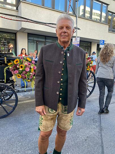 OB Reiter parat für den Einzug der Wiesnwirte. OB Reiter parat für den Einzug der Wiesnwirte.