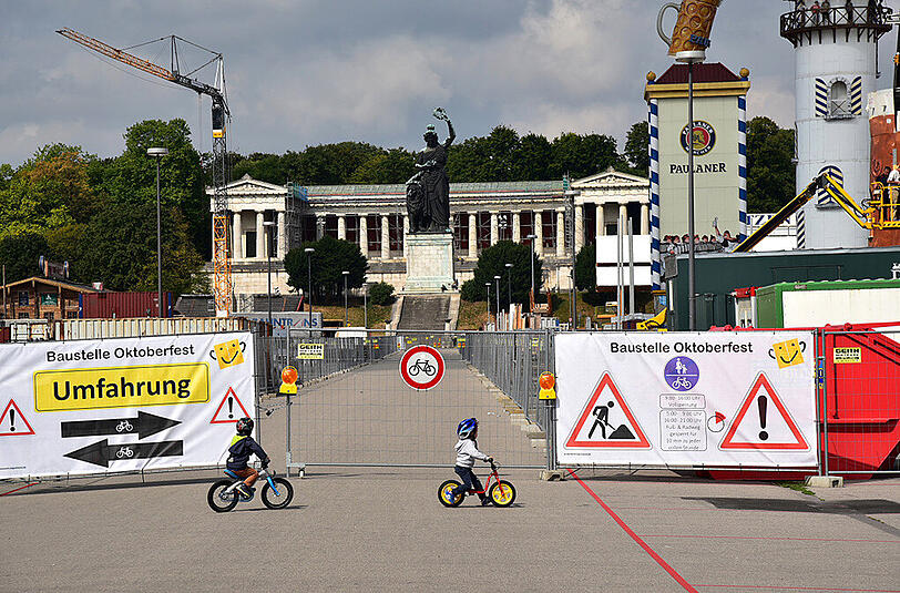 Nichtmal mehr einen Monat warten, dann ist es wieder soweit: Neue Bilder vom Wiesn-Aufbau.