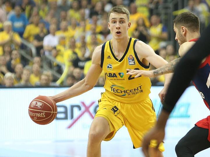 ALBA Berlin muss die nächste Saison ohne Franz Wagner (l) planen.