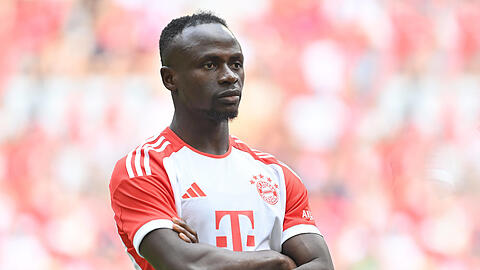 Abgang mit Plastiktüte: Noch-Bayer Sadio Mané.