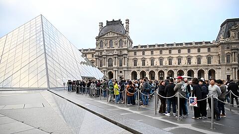 Der Louvre wurde nach dem Einbruch für Besucher geschlossen.