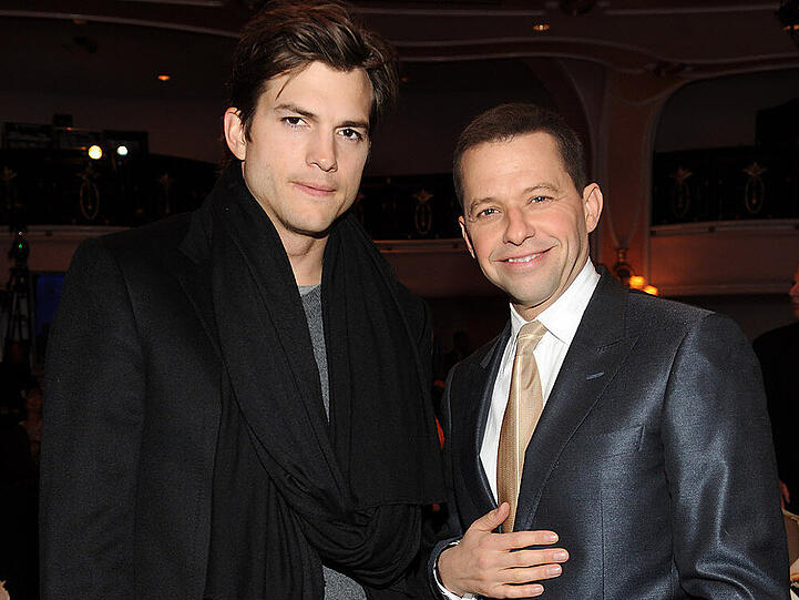 Jon Cryer ist fasziniert von Ashton Kutchers Beziehung