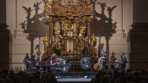 Das Quartett Meta4 spielt George Crumb in der Kollegienkirche.