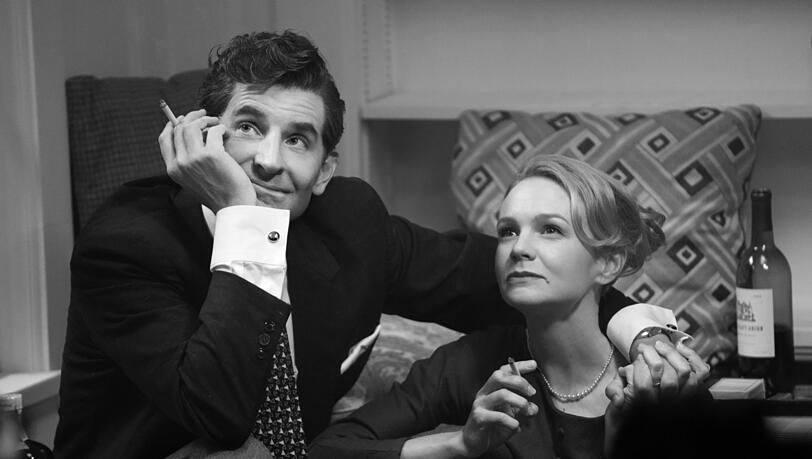 Bradley Cooper als Leonard Bernstein und Carey Mulligan als dessen Ehefrau Felicia Montealegre.