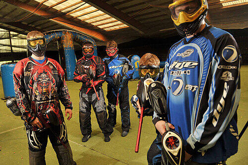 Team &bdquo;Dog Fight Schwabach&ldquo;: &bdquo;Wenn man Paintball verbietet, müsste man genauso Fechten oder Boxen verbieten&ldquo;, sagen die Spieler.