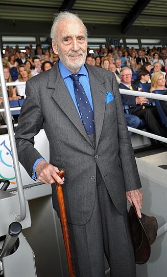 Beim CHIO messen sich traditionell die Besten des Reitsports. Der britische Schauspieler Sir Christopher Lee war auch dabei - als Zuschauer versteht sich.
