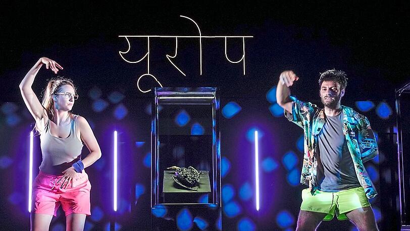Das Münchner Volkstheater zeigt derzeit Aufführungen von Josef Haders und Alfred Dorfers "Indien" - bei schönem Wetter im Garten, sonst im Theater an der Brienner Straße. Das Münchner Volkstheater zeigt derzeit Aufführungen von Josef Haders und Alfred Dorfers "Indien" - bei schönem Wetter im Garten, sonst im Theater an der Brienner Straße.