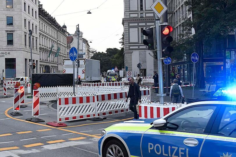 Die Bilder vom Unfallort am Lenbachplatz.