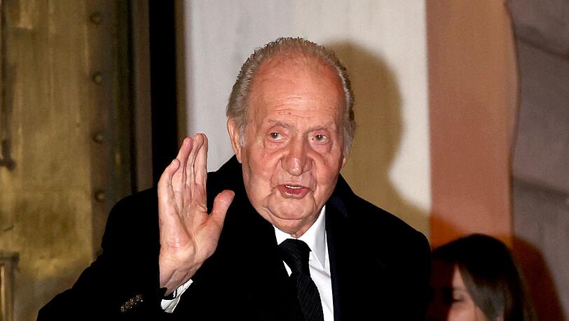 Spaniens Altkönig Juan Carlos de Borbon und Jaime Peñafiel sollen ein sehr enges Verhältnis zueinander haben