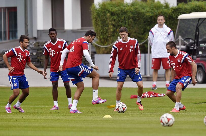 Pep Guardiola bat am 9. Juli zum ersten Training an die Säbener Straße