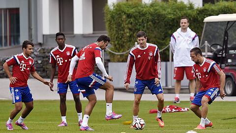 Pep Guardiola bat am 9. Juli zum ersten Training an die Säbener Straße