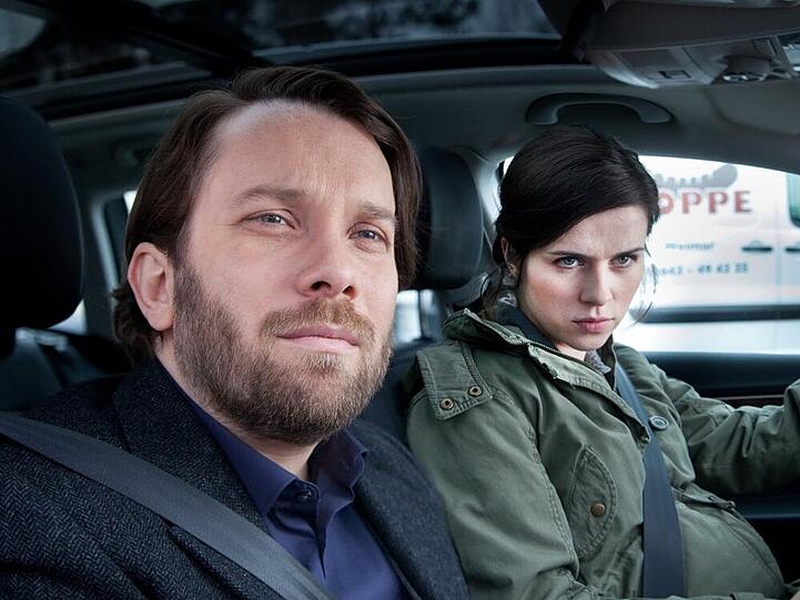 Kommissar Lessing (Christian Ulmen) und Kollegin Kira Dorn (Nora Tschirner) im Einsatz