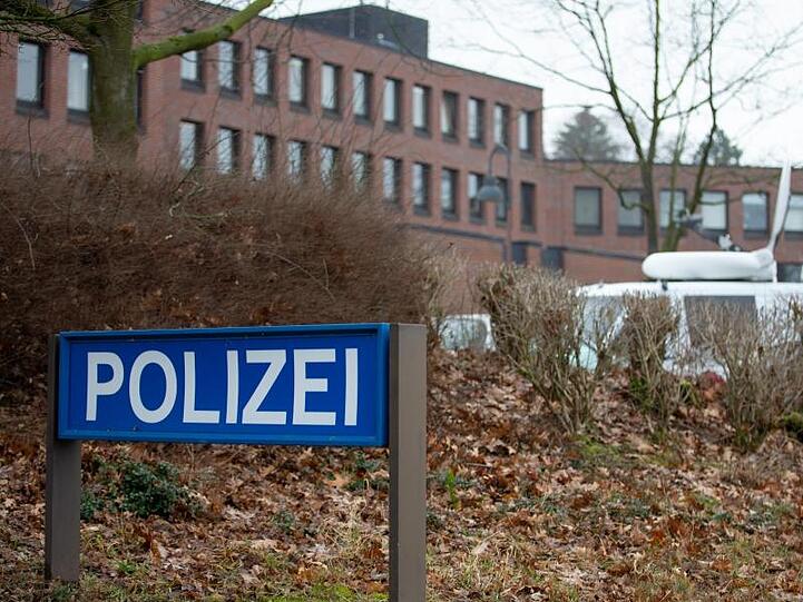 Im Skandal um verschwundene Beweisstücke zum Kindesmissbrauchs in Lügde muss ein weiterer ranghoher Polizist seinen Posten räumen.
