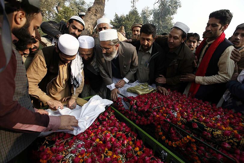 Die Zahl der Todesopfer des Taliban-Anschlags sind weiter angestiegen.