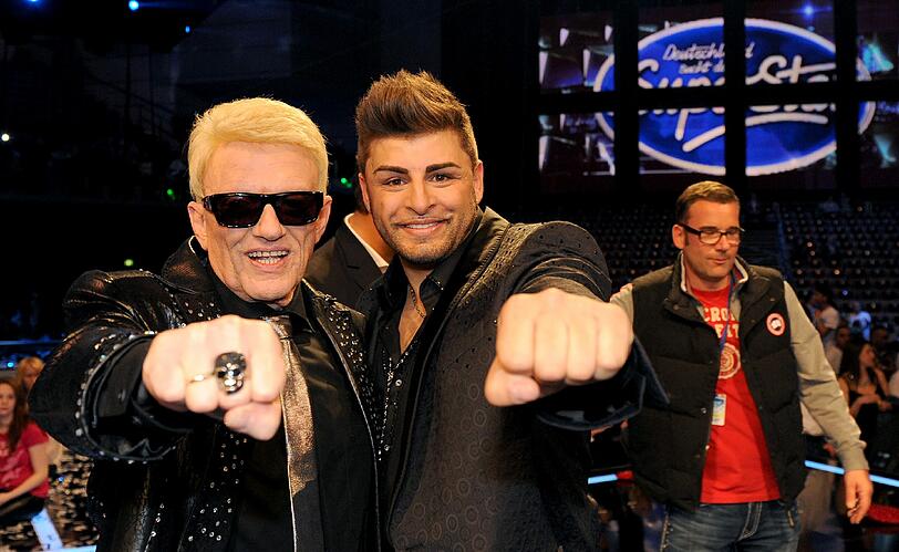 Jury-Mitglied Heino und Sieger Severino Seeger.