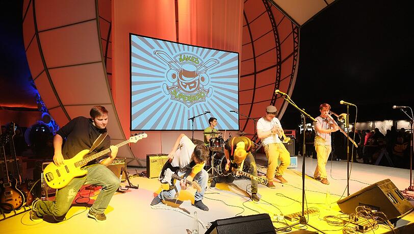 Für bezahlbare Übungsräume setzt sich die Neuhauser Band "Naked Superhero" ein. Für bezahlbare Übungsräume setzt sich die Neuhauser Band "Naked Superhero" ein.