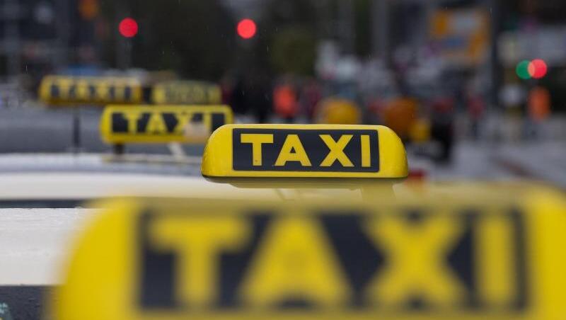 Keine Taxigutscheine:  Ein "Schlag ins Gesicht aller Senioren und Risikopatienten"