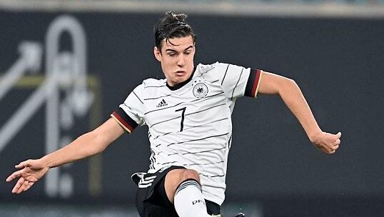 Alternative im DFB-Team: Neuhaus ist klar auf EM-Kurs. Alternative im DFB-Team: Neuhaus ist klar auf EM-Kurs.