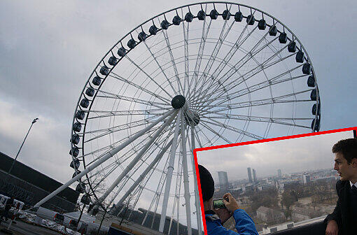 Vom Frankfurter Ring kann man es sehen: Das größte portable Riesenrad der Welt, das derzeit in München getestet wird. Die AZ hat es für Sie getestet. Klicken Sie durch die Bilderstrecke.