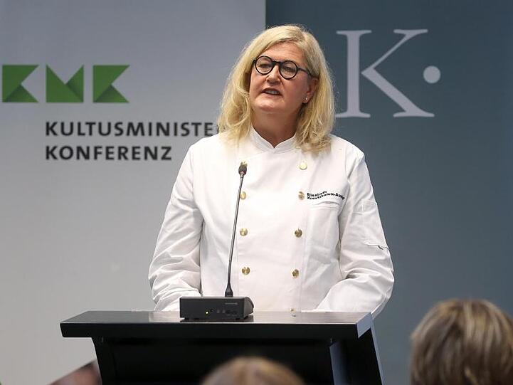 Dresden: Elisabeth Kreutzkamm-Aumüller spricht die Frage nach einer "neuen Heimat" an.