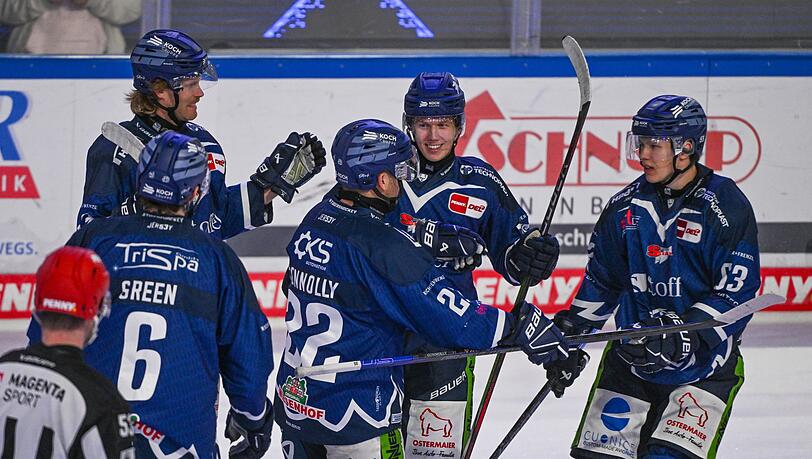 Die Straubing Tigers stehen nach dem Erfolg in Frankfurt im Playoff-Viertelfinale.