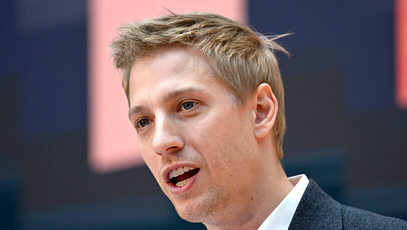 Als neuer Oberb&uuml;rgermeister von M&uuml;nchen wird Gr&uuml;nen-Politiker Dominik Krause zuk&uuml;nftig viel mit den Themen Verkehr und Wohnen zu tun haben. In der BR-Sendung "Sonntags-Stammtisch"  &auml;u&szlig;erte sich der designierte OB unter anderem genau dazu.