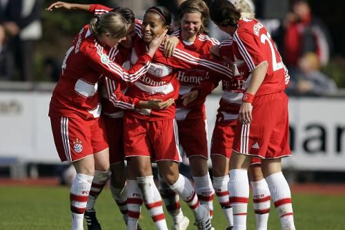 Starten gegen Leverkusen in die Saison: Die Frauen des FC Bayern.