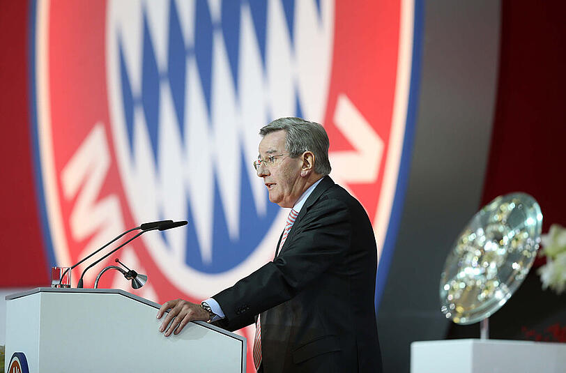 Karl Hopfner, der Präsident FC Bayern München, während der Jahreshauptversammlung 2015 am Freitagabend im Münchner Audi Dome.