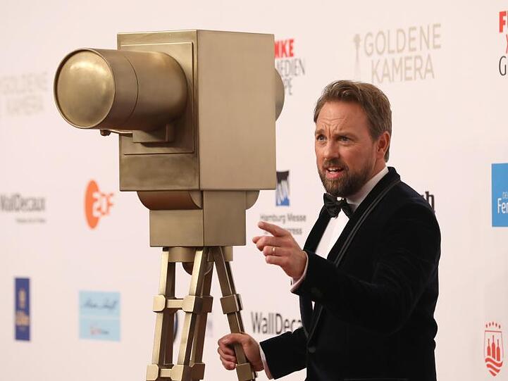 Moderiert wird die Gala von Steven Gätjen.
