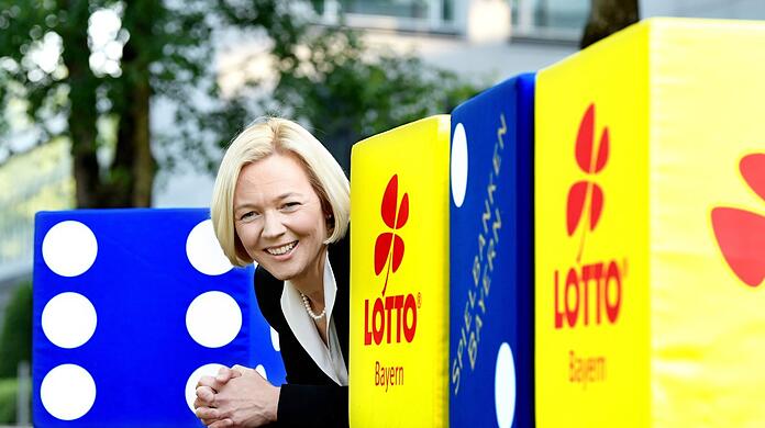 Verena Ober gibt Frauen und Männern, die quasi über Nacht reich geworden sind, Tipps. Zum Beispiel, wem gegenüber sie besser zurückhaltend sein sollten.