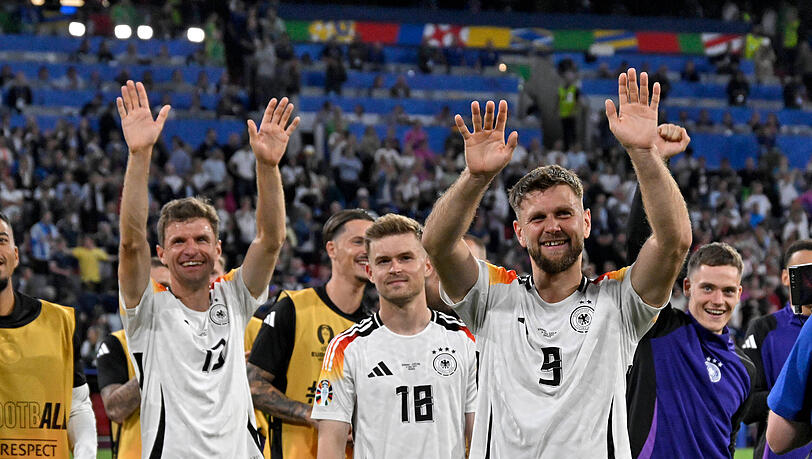 Die DFB-Kicker hatten nach dem 5:1-Sieg über Schottland jede Menge Grund zu feiern.