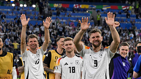 Die DFB-Kicker hatten nach dem 5:1-Sieg über Schottland jede Menge Grund zu feiern.