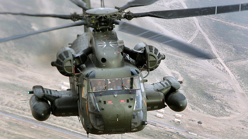 Bei der Unglücksmaschine handelt es sich wohl um einen Hubschrauber des Typs Sikorsky CH-53. (Symbolfoto)